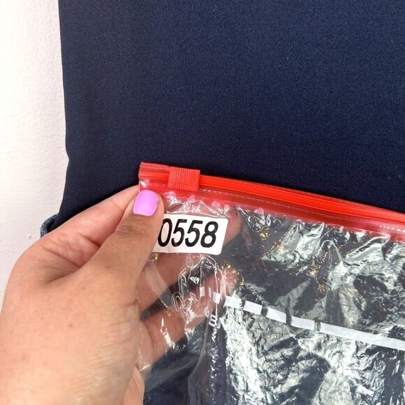 Maternity dark wash shorts size small - Picture 10 of 10